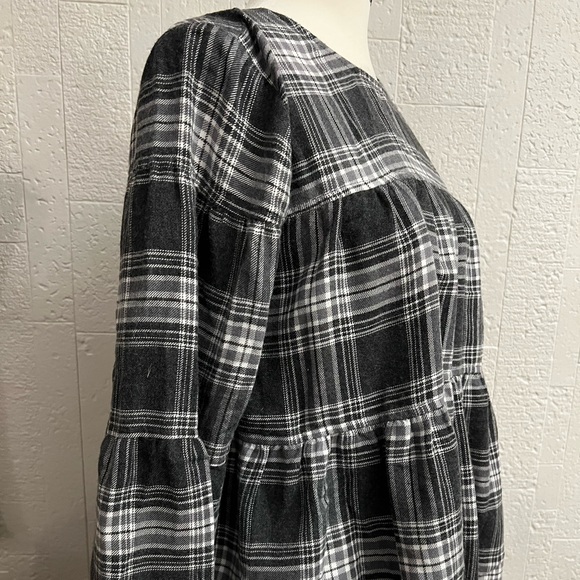 small plaid blouse - Picture 3 of 7